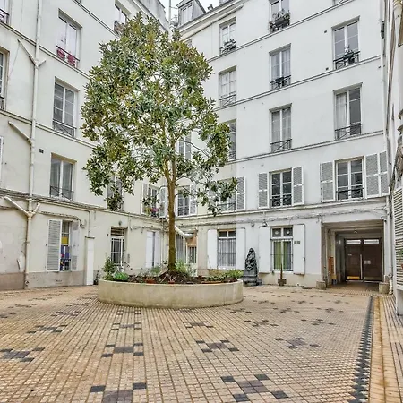 35 - Urban Montmartre * 巴黎